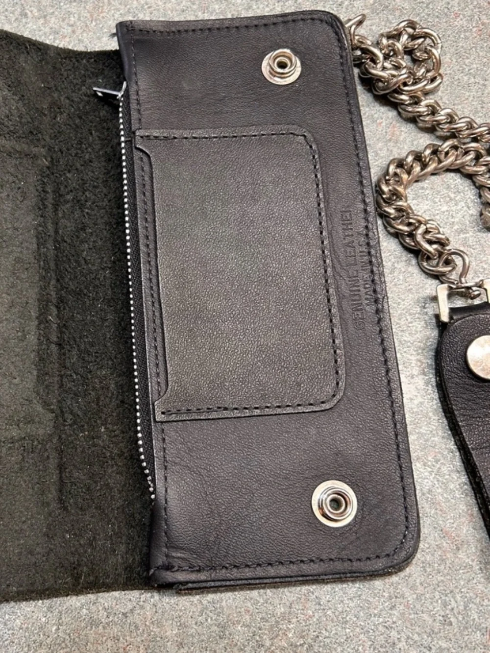 Black Leather Wallet w/Silver Chain 🇺🇸